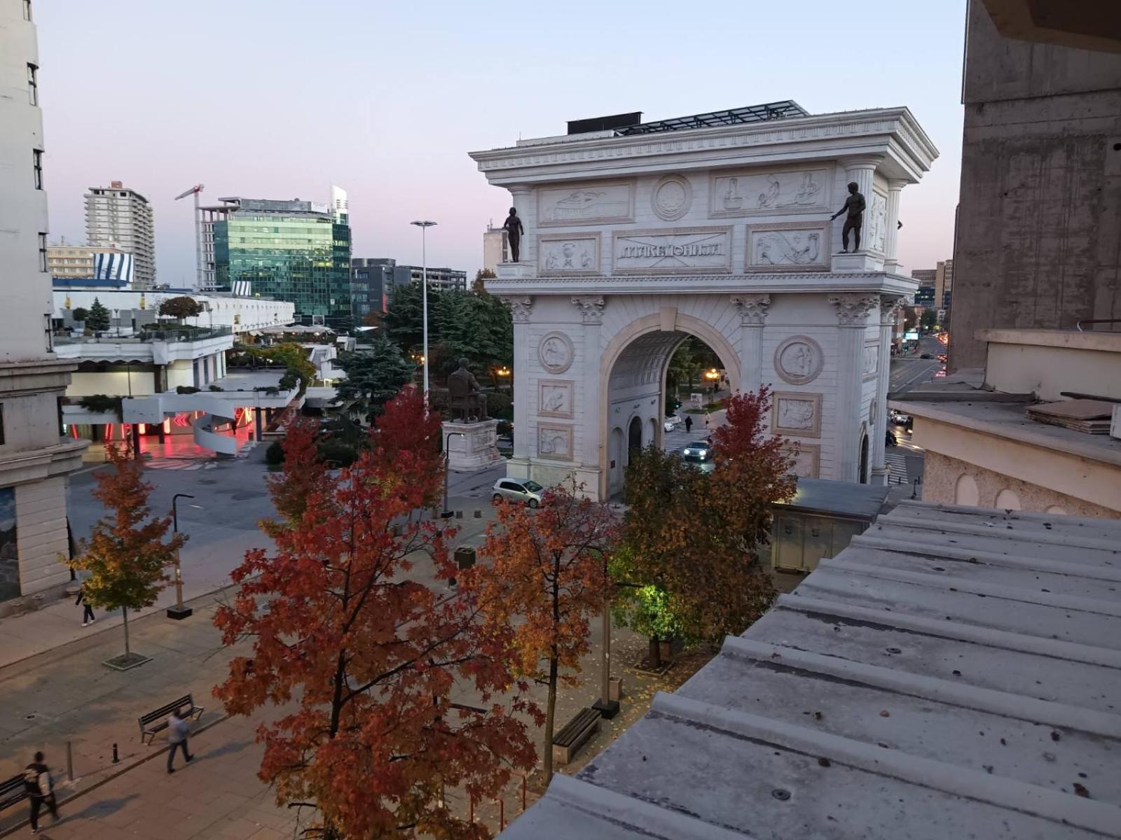 Premium Square Apartment Скоп'є Екстер'єр фото
