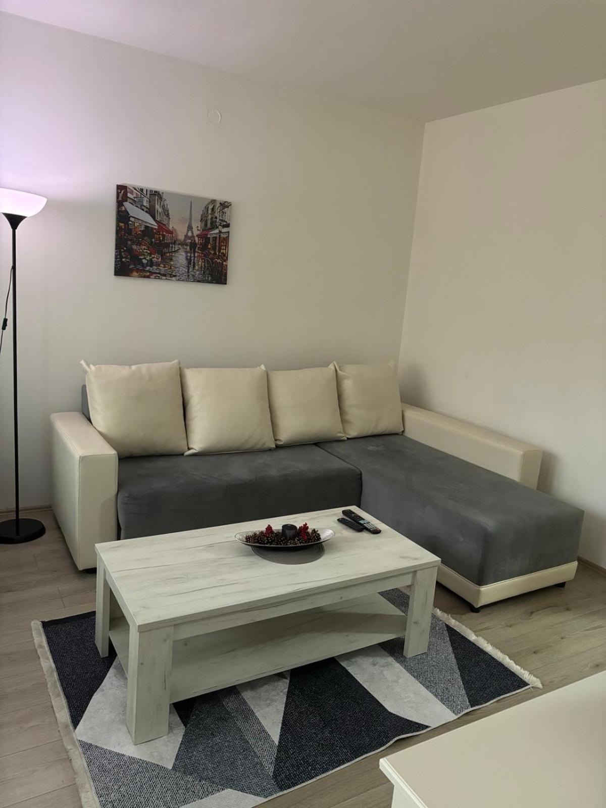 Premium Square Apartment Скоп'є Екстер'єр фото